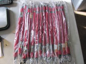 122-10173 Lynco 14- Cargo Max Safety Flags 18 X18 Red Mesh With Bungee
