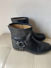 Frye Phillip Harness Women Size 9 Us Black Leather Back Zip Boots 76870. Fixed Price $112.96.
